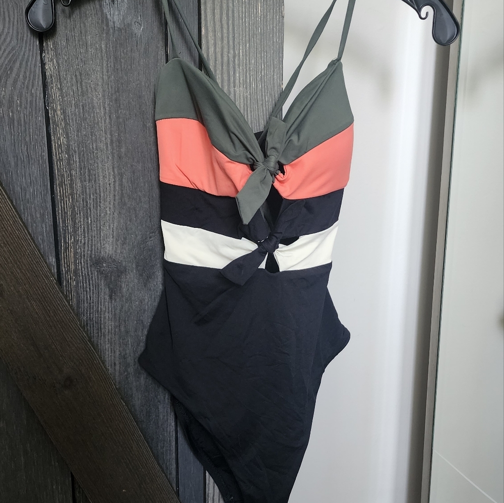 Becca Swimwear One Piece Size Small Never Worn